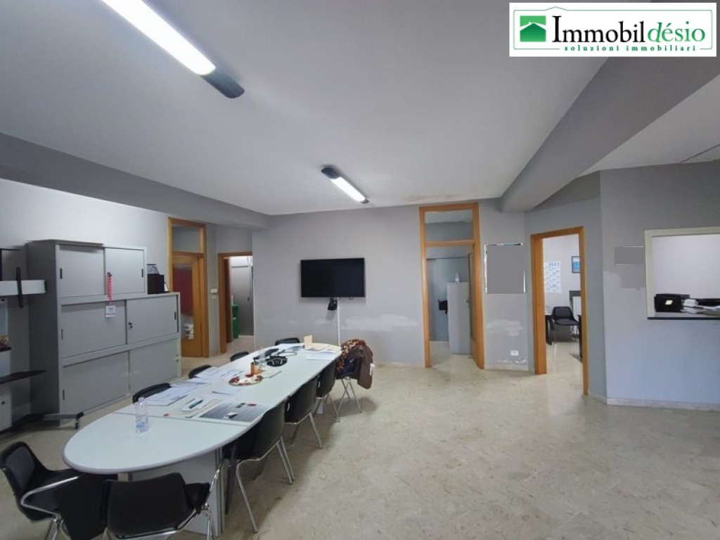 via Sanremo 88, 85100 POTENZA, POTENZA, BASILICATA, 4 Stanze Stanze,Commerciale,Vendita,via Sanremo,1384