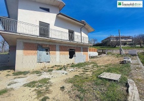 STRADA DELLE CASTAGNE SNC, 85055 PICERNO, POTENZA, BASILICATA, 3 Stanze da Letto Stanze da Letto, ,Villa,Vendita,STRADA DELLE CASTAGNE ,1466